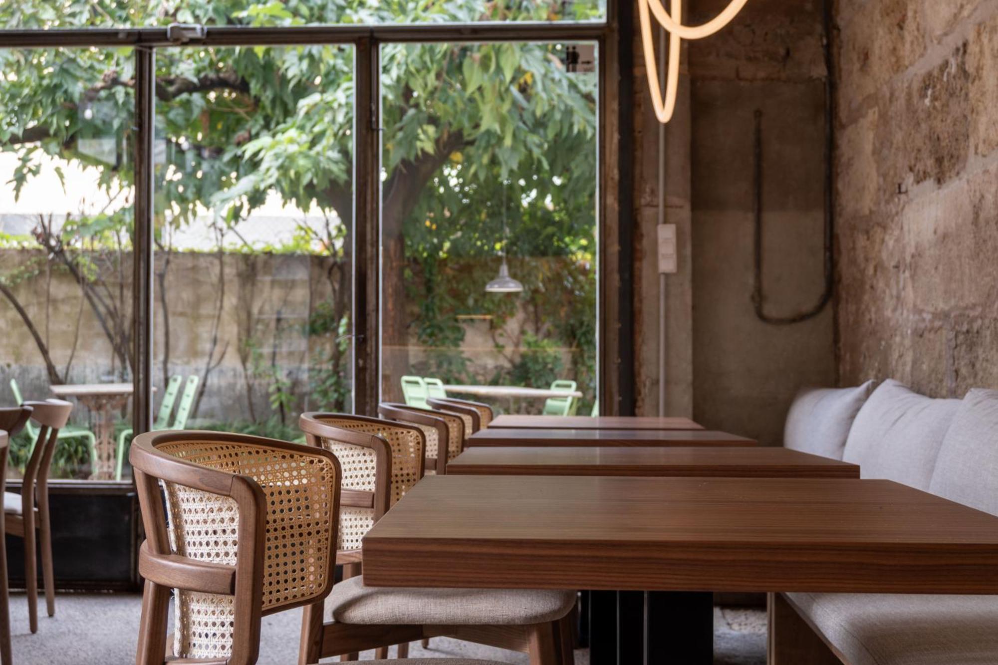 Flora Bed & Breakfast บันยอเลส ภายนอก รูปภาพ