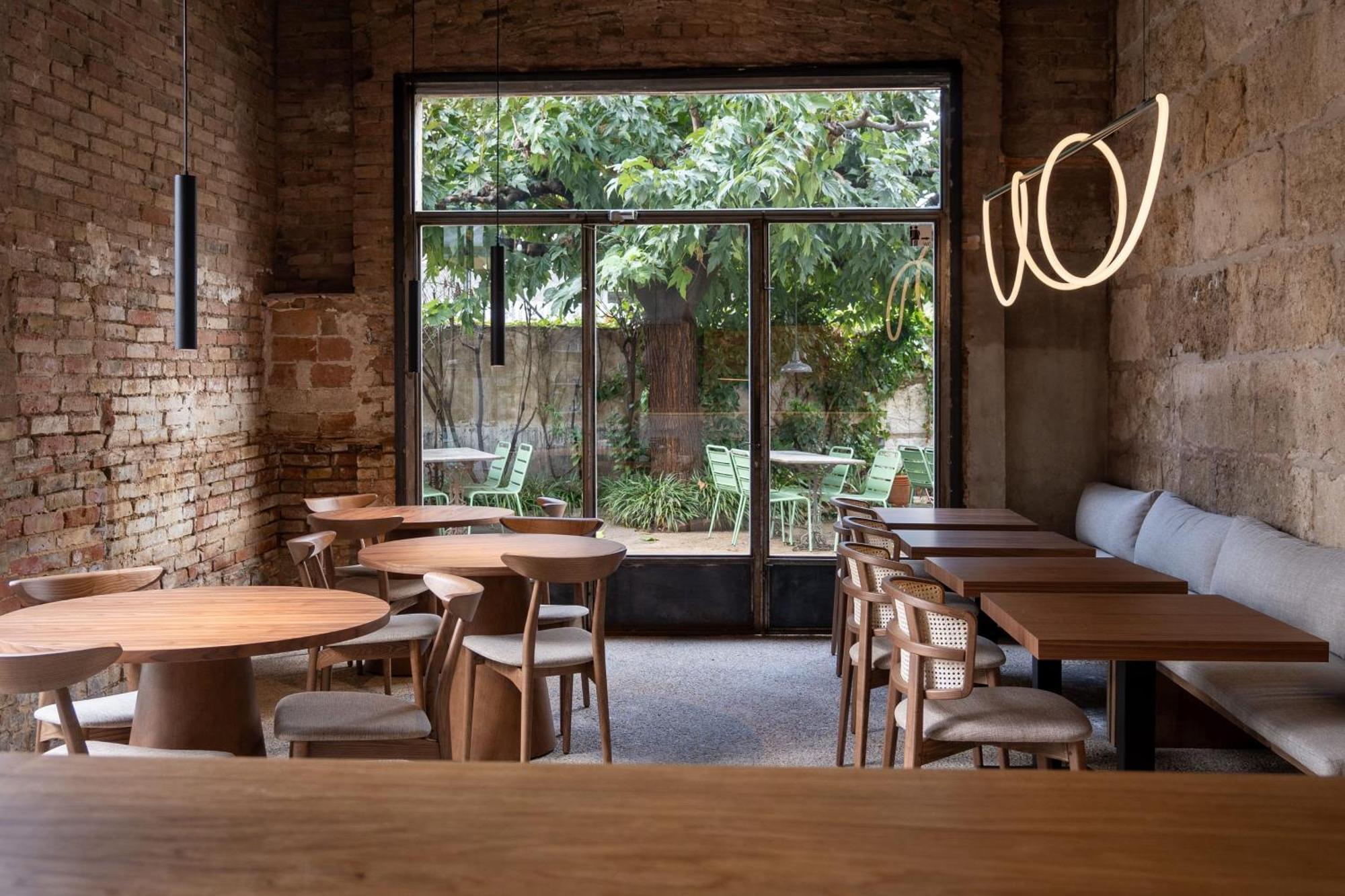 Flora Bed & Breakfast บันยอเลส ภายนอก รูปภาพ